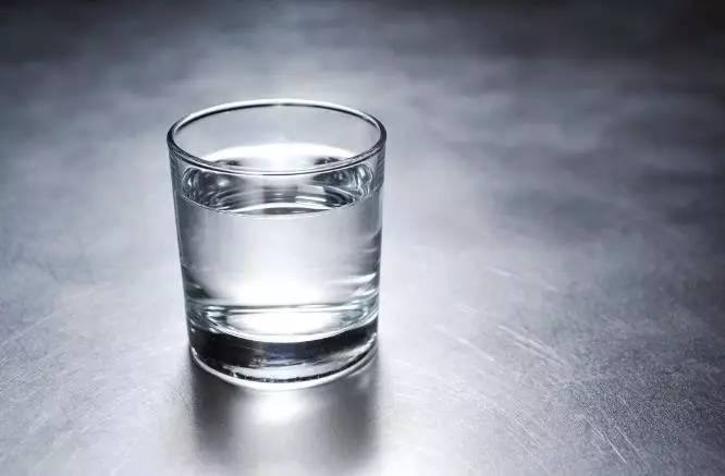 水在人体内的作用你知道多少?