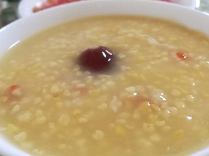目黄身黄怎么办：栀子仁粥火热荡