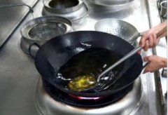 炒菜是油温为什么不宜过高?